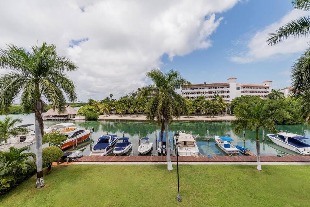 Villa Elegant Lagoon Front By Casa Paraiso Cancun